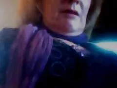 Cagna in calze a rete si siede nella film erotici francesi video vagina per una faccia Lesbica Bella