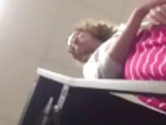 Un insegnante avvitamento video film erotici completi uno studente sulla sua scrivania