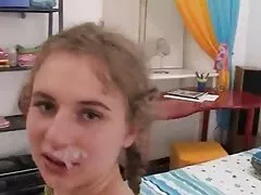 Gay un bene piccolo enthusiastically succhiare il Cazzi di massaggi xxx piccolo per uomo Russia