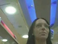 MILF con enormi seni di lusso di accarezzare se stesso video erotici sexy
